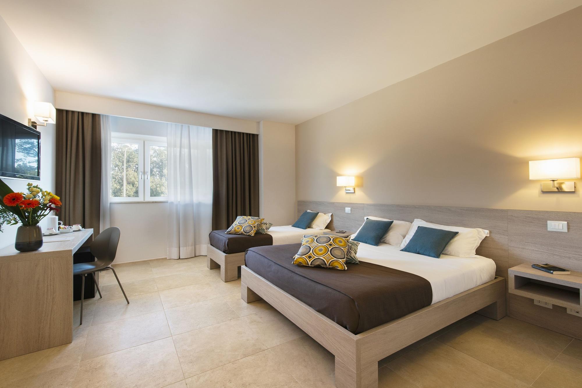 Hotel Dimorae Rooms And Suites - Apartments Чивитанова-Марке Экстерьер фото