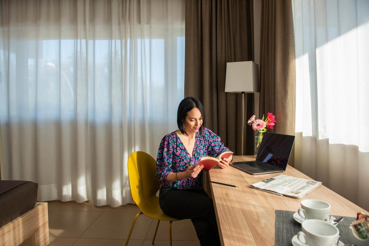 Hotel Dimorae Rooms And Suites - Apartments Чивитанова-Марке Номер фото