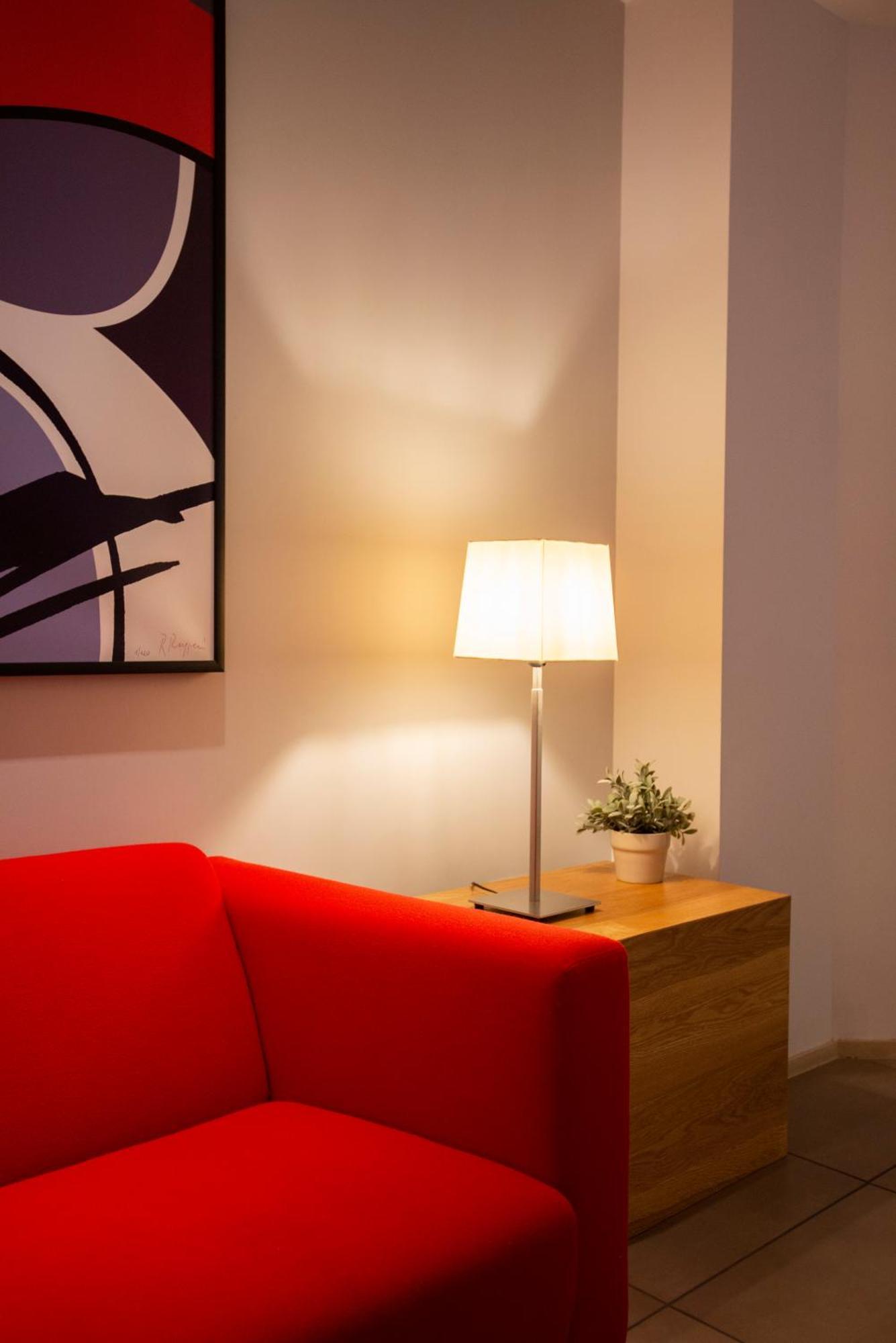 Hotel Dimorae Rooms And Suites - Apartments Чивитанова-Марке Экстерьер фото