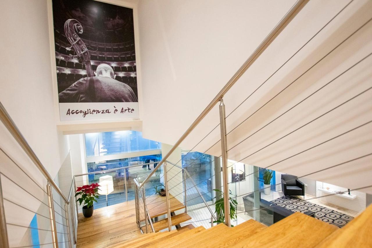 Hotel Dimorae Rooms And Suites - Apartments Чивитанова-Марке Экстерьер фото