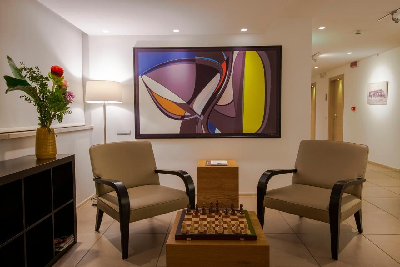 Hotel Dimorae Rooms And Suites - Apartments Чивитанова-Марке Экстерьер фото