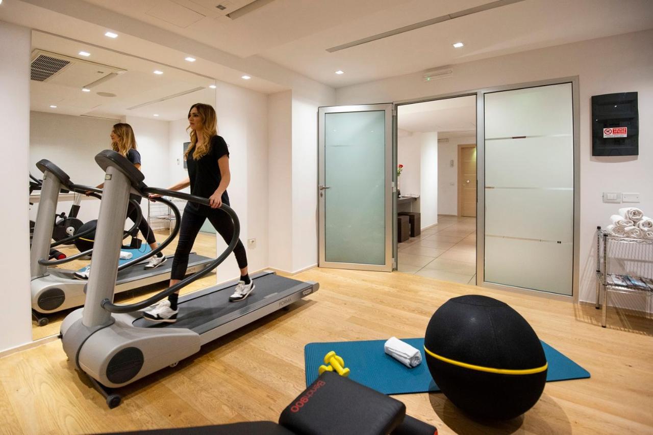Hotel Dimorae Rooms And Suites - Apartments Чивитанова-Марке Экстерьер фото